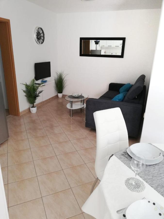 Apartment Toni With Private Parking Zadar Exterior photo