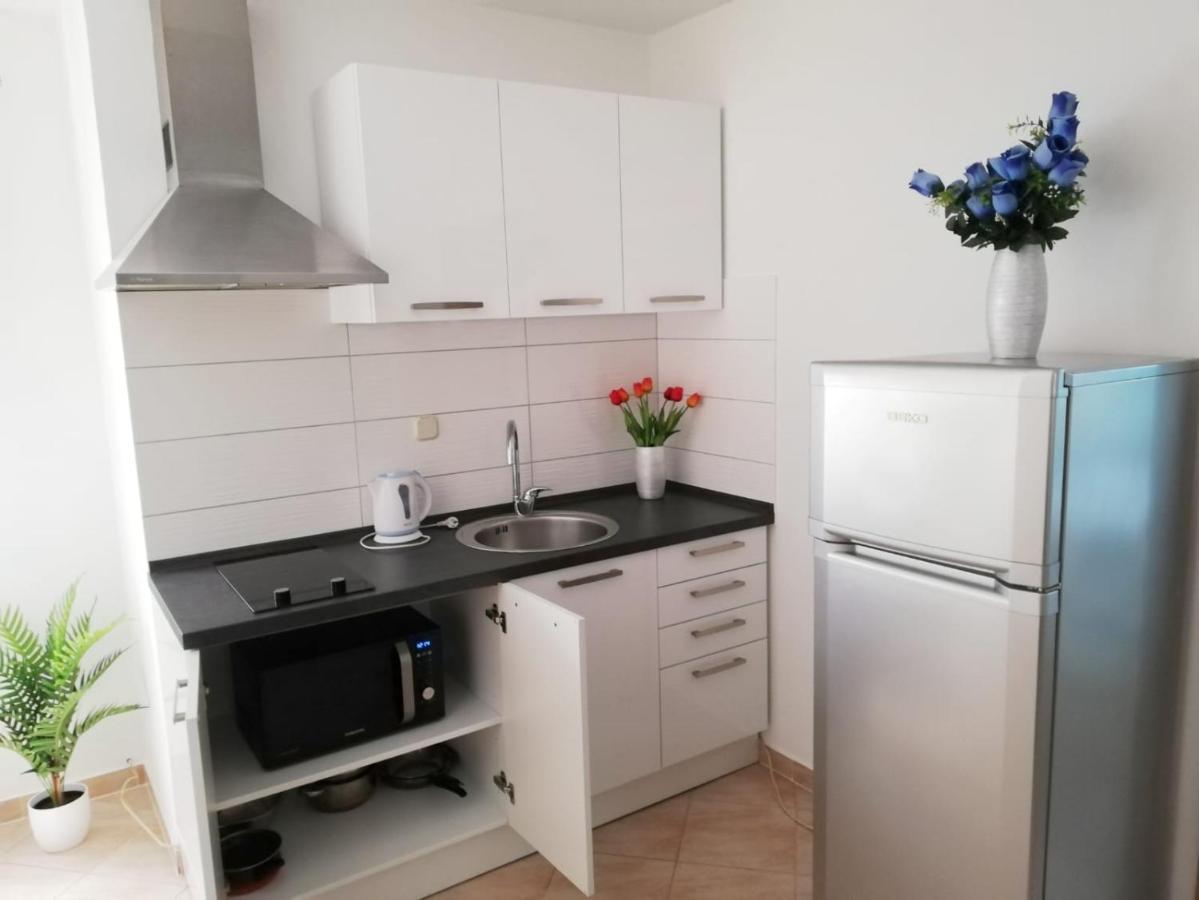 Apartment Toni With Private Parking Zadar Exterior photo